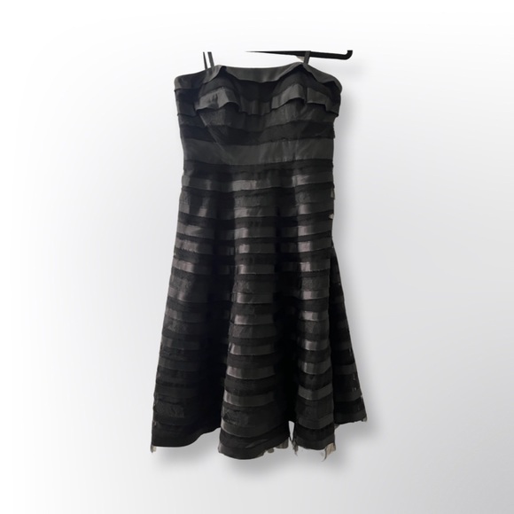 White House Black Market strapless Black ribbon fit and flare dress. Size:6 - Picture 1 of 4